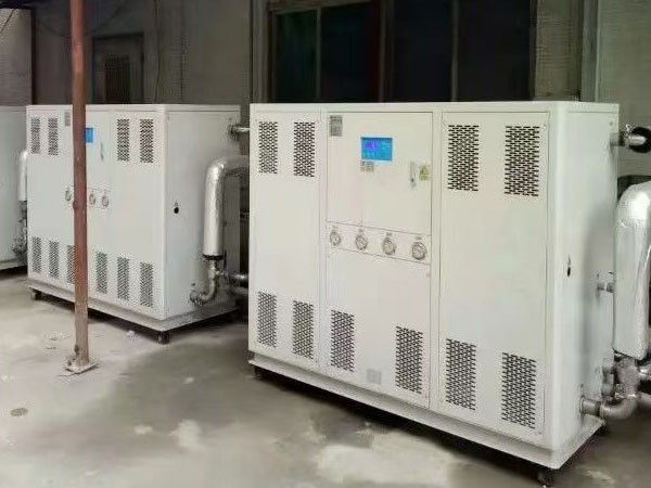 Hoe je wat gekoelde scroll -koelmachine en waterkoelde schroefkoeler kiest